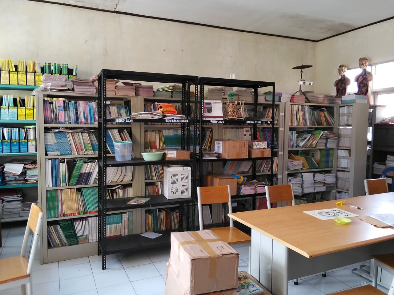 Fasilitas lengkap dan modern SDN Laladon 03