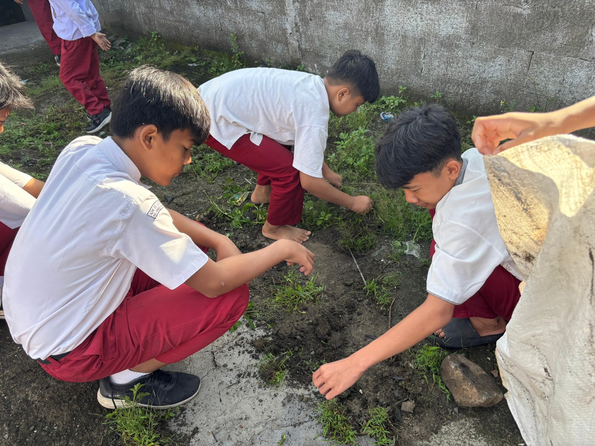 Gotong Royong Kebersihan Sekolah